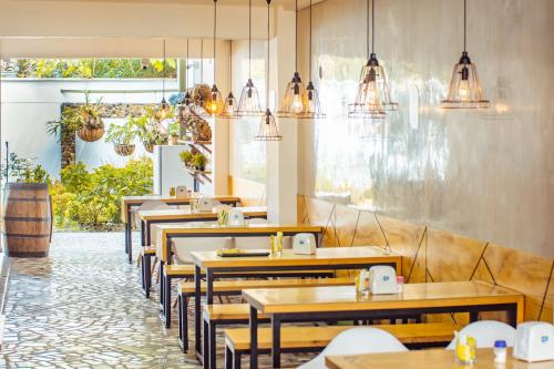 Restaurant, Greenview Medellin By St Hoteles in Medellín Restaurant, Greenview Medellin By St Hoteles in Medellín