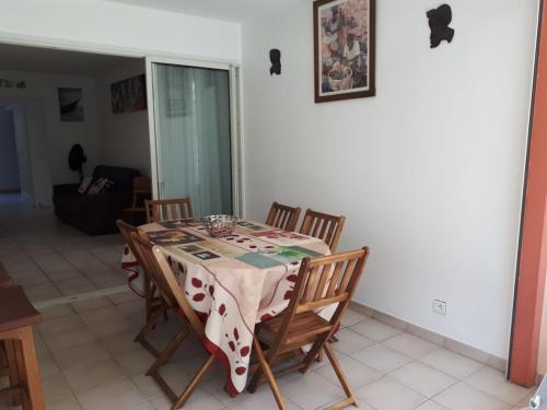 Résidence Azuréa (Residence Azurea) in Dampierre Résidence Azuréa (Residence Azurea) in Dampierre