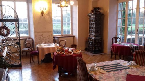 Restaurant, Chateau De Werde in Matzenheim Restaurant, Chateau De Werde in Matzenheim