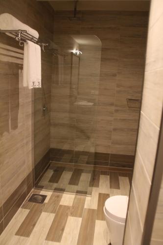 Bathroom, Seven Palaces in Hafar Al Batin Bathroom, Seven Palaces in Hafar Al Batin