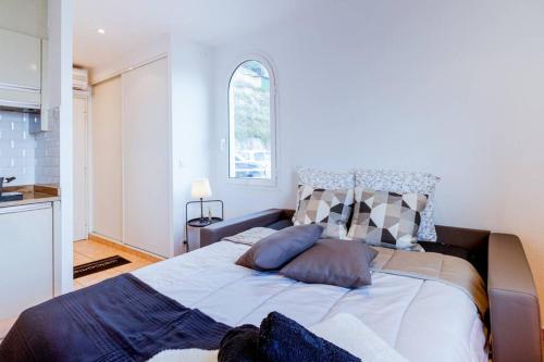 Brand New Studio, Sea View, AirCon, Wifi