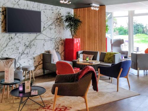 Pub/Lounge, Novotel Paris Saclay in Saclay Pub/Lounge, Novotel Paris Saclay in Saclay