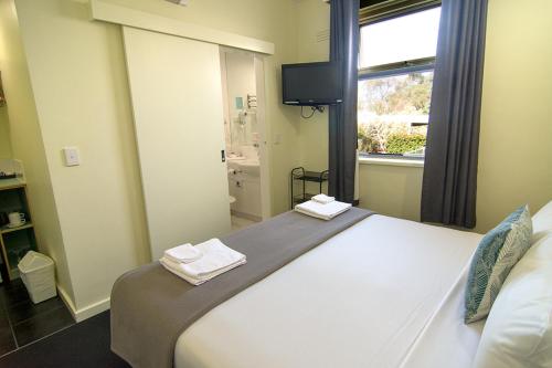 Miami Hotel Melbourne near Queen Victoria Market Miami Hotel Melbourne near Queen Victoria Market