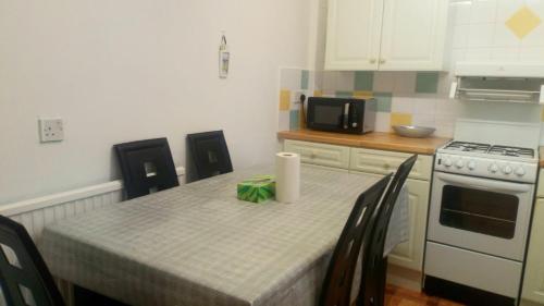 ห้องครัว, Beautiful Home Near Worcester Royal Hospital in เค็นนิวอร์ท ห้องครัว, Beautiful Home Near Worcester Royal Hospital in เค็นนิวอร์ท