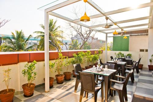 Restaurant, X by bloom l Indiranagar near Max Muller Bhavan Restaurant, X by bloom l Indiranagar near Max Muller Bhavan