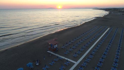 Beach, Camping Village Tuscia Tirrenica in Lido di Tarquinia Beach, Camping Village Tuscia Tirrenica in Lido di Tarquinia