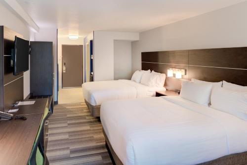 Holiday Inn Express Newberg By IHG in Newberg (OR) Holiday Inn Express Newberg By IHG in Newberg (OR)