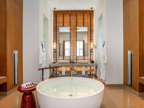 المرافق, بولمات لوانج برابانج (Pullman Luang Prabang) in شارغ فوموك المرافق, بولمات لوانج برابانج (Pullman Luang Prabang) in شارغ فوموك
