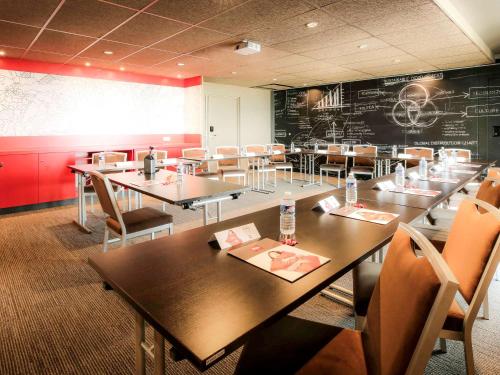 Meeting room / ballrooms, ibis Niort Est Mendes France in Niort Meeting room / ballrooms, ibis Niort Est Mendes France in Niort