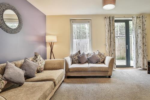 Beautiful City Centre House with Parking! Sleeps 6 in Manor Castle Beautiful City Centre House with Parking! Sleeps 6 in Manor Castle