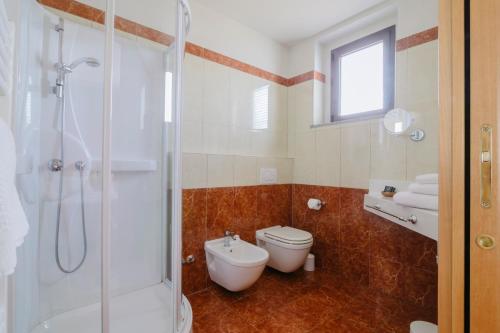 Bathroom, Piccolo Hotel in Palosco Bathroom, Piccolo Hotel in Palosco