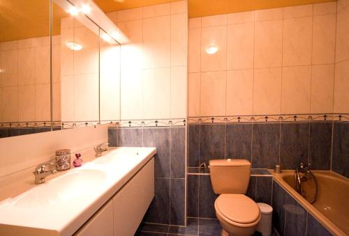 This photo about Residence la lagune en l'ile shared on HyHotel.com