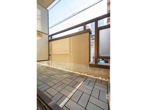 Erkély/terasz, ZAITO Tokyo Kinshicho Economy Inn 宅东东京横川1民宿 near TOKYO Solamachi Erkély/terasz, ZAITO Tokyo Kinshicho Economy Inn 宅东东京横川1民宿 near TOKYO Solamachi