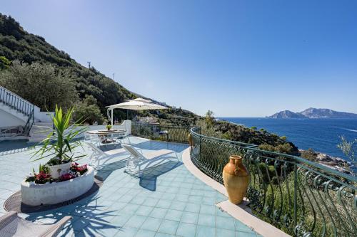 Erkély/terasz, VILLA SOLEIL in Punta Lagno Erkély/terasz, VILLA SOLEIL in Punta Lagno