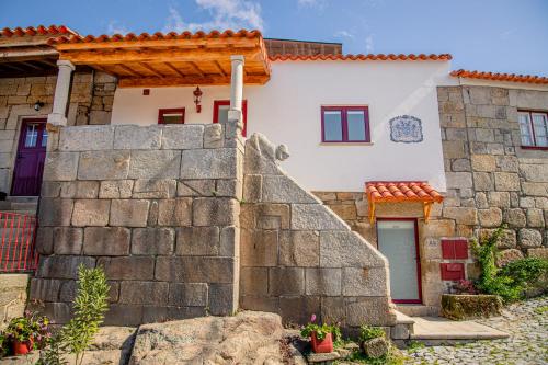 مدخل, Casa do Leão (Casa do Leao) in Meda مدخل, Casa do Leão (Casa do Leao) in Meda
