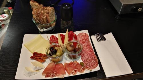 食べ物/飲み物, ホテル シックス (Hotel SiX) in クロイツリンゲン 食べ物/飲み物, ホテル シックス (Hotel SiX) in クロイツリンゲン