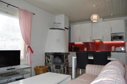 Kitchen, Tahkonranta in Nilsia Kitchen, Tahkonranta in Nilsia