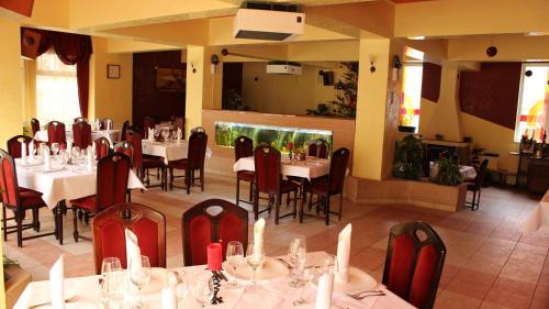 餐廳, 旋律酒店 (Hotel Melody) in 奧拉迪亞城中心 餐廳, 旋律酒店 (Hotel Melody) in 奧拉迪亞城中心