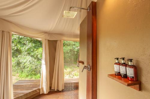 Dušas, Chikunto Safari Lodge in Pietų Luangwa nacionalinis parkas Dušas, Chikunto Safari Lodge in Pietų Luangwa nacionalinis parkas
