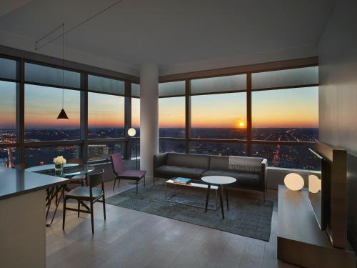 AKA University City near Régészeti és Antropológiai Egyetemi Múzeum AKA University City near Régészeti és Antropológiai Egyetemi Múzeum