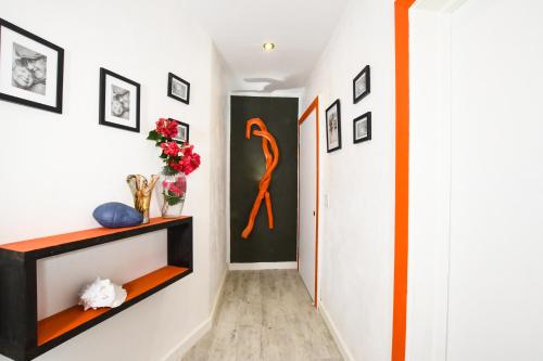 Αίθουσα υποδοχής, Orange Cottage - At Orange Hill in Λαβ Μπιτς Αίθουσα υποδοχής, Orange Cottage - At Orange Hill in Λαβ Μπιτς