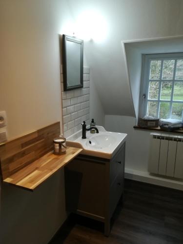 Bathroom, Lait & Lit in Pont-Audemer Bathroom, Lait & Lit in Pont-Audemer