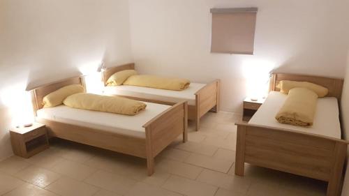 Air Rooms Hotel in Kelsterbach Air Rooms Hotel in Kelsterbach