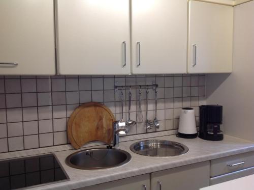 Konyha, Helle FEWO, 60 qm, Souterrain, eigener Eingang, Rhein und Nahe in Bingen am Rhein Konyha, Helle FEWO, 60 qm, Souterrain, eigener Eingang, Rhein und Nahe in Bingen am Rhein