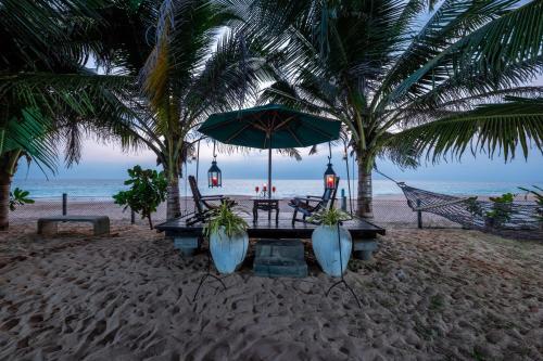 Beach, The Max Wadiya in Hikkaduwa Beach, The Max Wadiya in Hikkaduwa