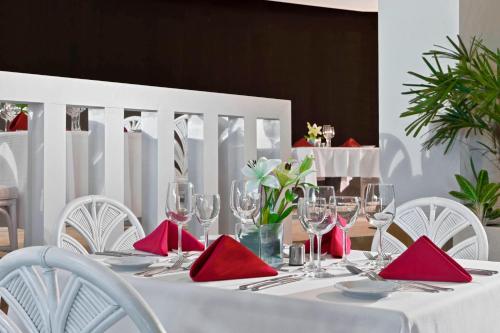 Ресторан, Quinto Centenario Hotel in Кордова Ресторан, Quinto Centenario Hotel in Кордова