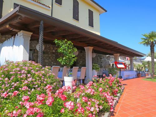 Facilities, Splendid holiday home in Soiano del lago with furnished patio in Soiano del Lago Facilities, Splendid holiday home in Soiano del lago with furnished patio in Soiano del Lago