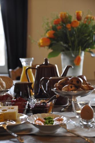 This photo about B&B 't Huys van Enaeme shared on HyHotel.com