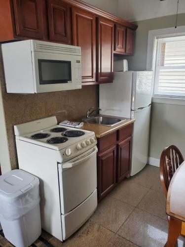 Golden Gate Lodging in Plattsburgh Golden Gate Lodging in Plattsburgh