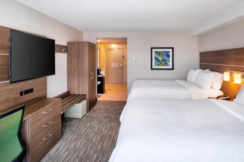Holiday Inn Express Hotel & Suites Halifax Airport in Halifax (NS) Holiday Inn Express Hotel & Suites Halifax Airport in Halifax (NS)
