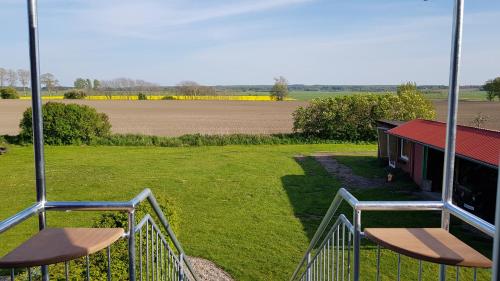Herrlicher Nord und Süd-Blick direkt am Nord-Ostsee-Kanal (Herrlicher Nord und Sud-Blick direkt am Nord-Ostsee-Kanal) in Breiholz Herrlicher Nord und Süd-Blick direkt am Nord-Ostsee-Kanal (Herrlicher Nord und Sud-Blick direkt am Nord-Ostsee-Kanal) in Breiholz