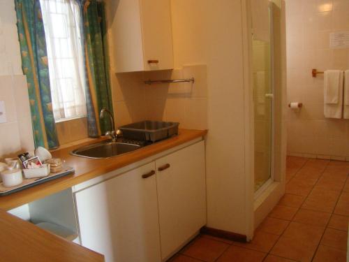 ห้องครัว, อควา มารีน เกสต์เฮาส์ (Aqua Marine Guest House) in พอร์ตเอลิซาเบธ ห้องครัว, อควา มารีน เกสต์เฮาส์ (Aqua Marine Guest House) in พอร์ตเอลิซาเบธ