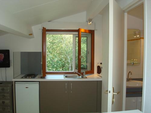 Bathroom, Studio mansarde climatise les roseaux bord de lac in Biscarrosse Lakeside Bathroom, Studio mansarde climatise les roseaux bord de lac in Biscarrosse Lakeside