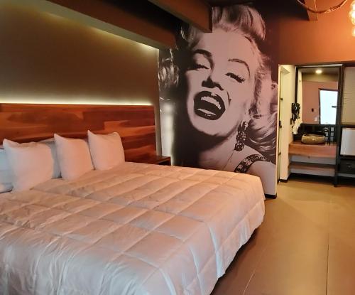Bed, HOTEL RIO RITA in Tijuana Bed, HOTEL RIO RITA in Tijuana