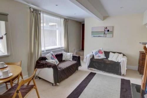 Taffs Well Cottage in Tongwynlais / Coryton Taffs Well Cottage in Tongwynlais / Coryton