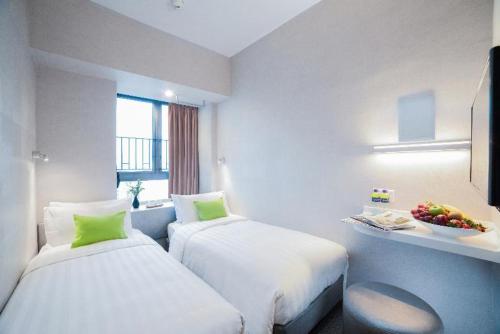 Hotel Ease Mong Kok in Yau Ma Tei Hotel Ease Mong Kok in Yau Ma Tei