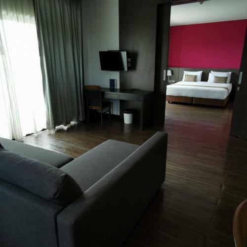 Guestroom, Coco View Hotel (SHA Extra Plus) in Amphawa (Samut Songkhram) Guestroom, Coco View Hotel (SHA Extra Plus) in Amphawa (Samut Songkhram)