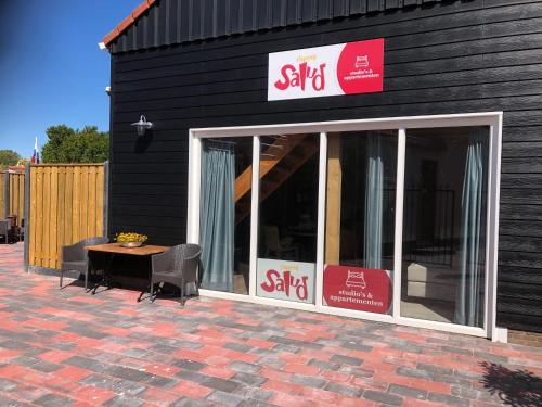 Balcony/terrace, Slaperij Salud! Studios & appartementen in Schouwen-Duiveland Balcony/terrace, Slaperij Salud! Studios & appartementen in Schouwen-Duiveland