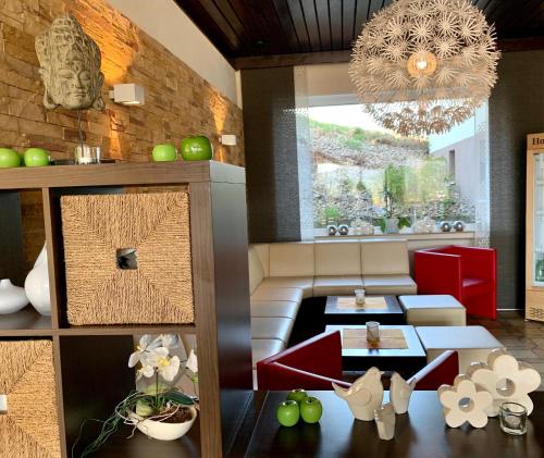 Shared lounge/TV area, Landhotel Kuhler Grund in Grasellenbach Shared lounge/TV area, Landhotel Kuhler Grund in Grasellenbach