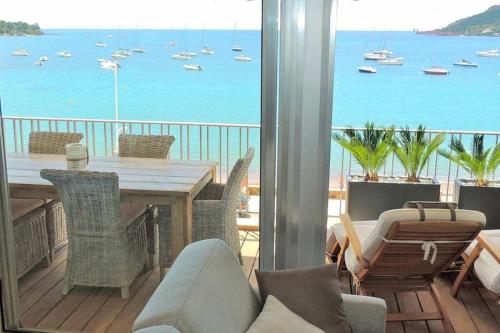 Vue, emplacement privilégié pour ce bel appartement (emplacement privilegie pour ce bel appartement) in Agay Vue, emplacement privilégié pour ce bel appartement (emplacement privilegie pour ce bel appartement) in Agay