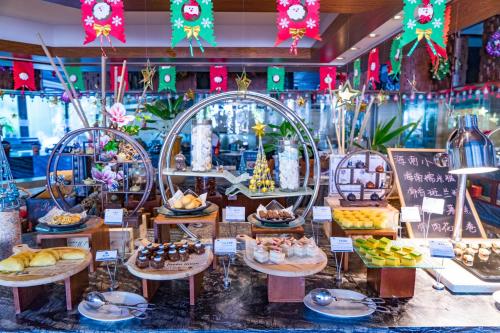 Food and beverages, Grand Metropark Villa Resort Sanya Yalong Bay in Sanya Food and beverages, Grand Metropark Villa Resort Sanya Yalong Bay in Sanya