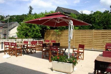 Erkély/terasz, Logis Hotel Restaurant Du Commerce in Falaise Erkély/terasz, Logis Hotel Restaurant Du Commerce in Falaise