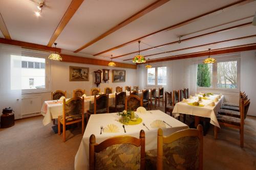 Ресторан, Hotel Horizont GmbH in Нойбранденбург Ресторан, Hotel Horizont GmbH in Нойбранденбург