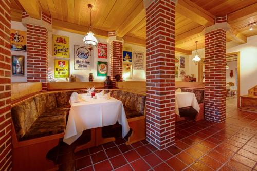 Ресторан, Hotel Horizont GmbH in Нойбранденбург Ресторан, Hotel Horizont GmbH in Нойбранденбург