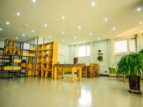 7 Days Premium Baoding Yi County Shengyuan Shopping Center in Yixian 7 Days Premium Baoding Yi County Shengyuan Shopping Center in Yixian