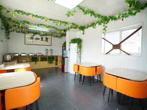 7 เดย์ อินน์-เป่ยเคาน์ตี้ ฮั่นเฉิงจงโร้ด (7 Days Inn·Pei County Hancheng Zhong Road) in เพยเซียน 7 เดย์ อินน์-เป่ยเคาน์ตี้ ฮั่นเฉิงจงโร้ด (7 Days Inn·Pei County Hancheng Zhong Road) in เพยเซียน